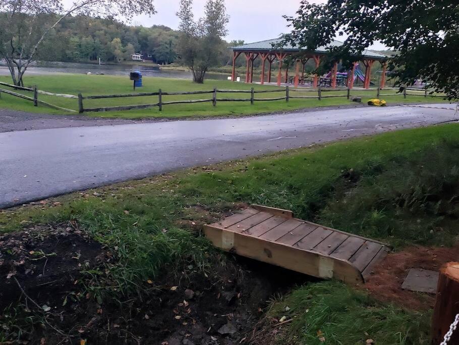 Сasa de vacaciones Peaceful Pocono Lakefront, Beach, Pools, Firepit, Pets