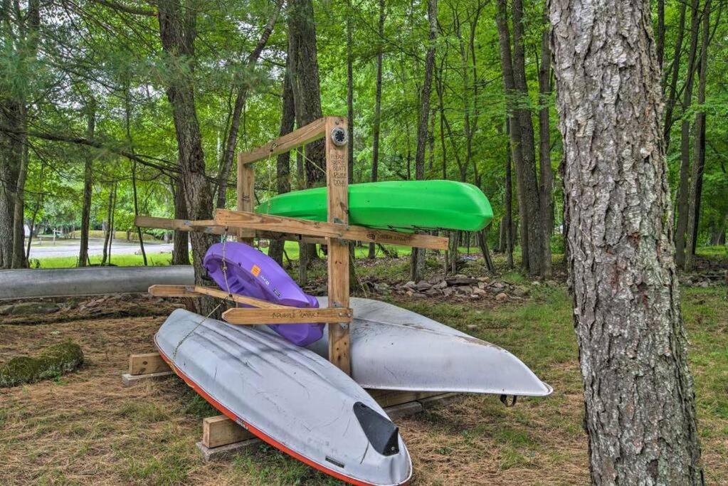 Peaceful Pocono Lakefront, Beach, Pools, Firepit, Pets * Arrowhead Lake