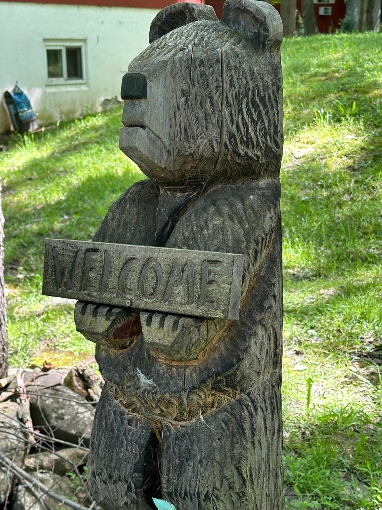 Peaceful Pocono Lakefront, Beach, Pools, Firepit, Pets * Arrowhead Lake